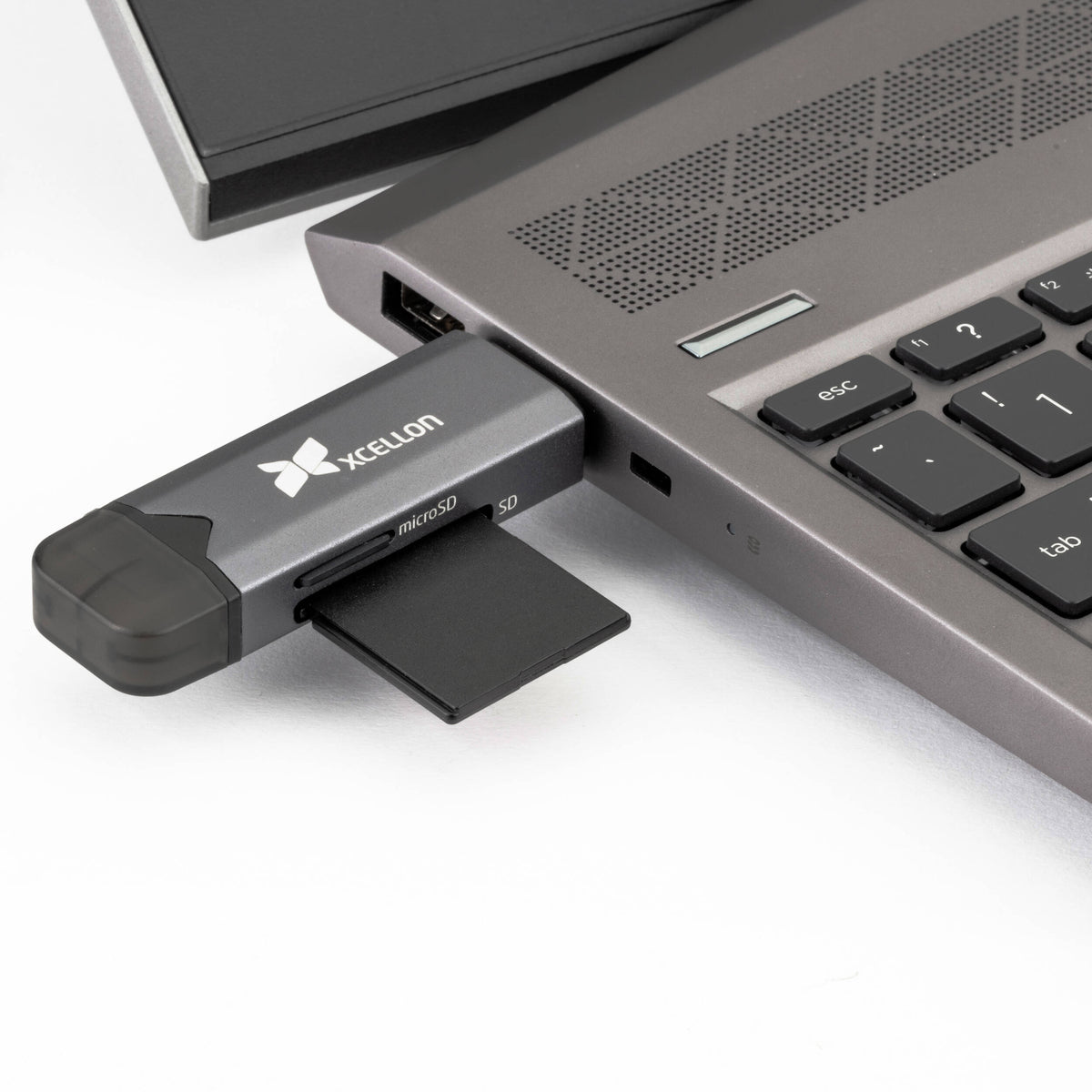 Lector de Tarjetas Xcellon Dual USB 3.2 Gen 1 - detalle