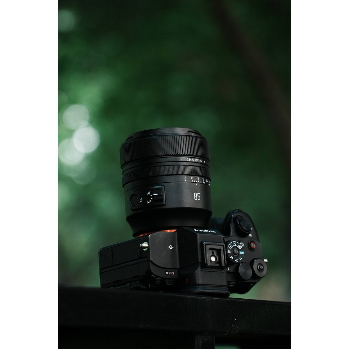 Lente Brightin Star AF 85mm f/1.8 - contenido de la caja