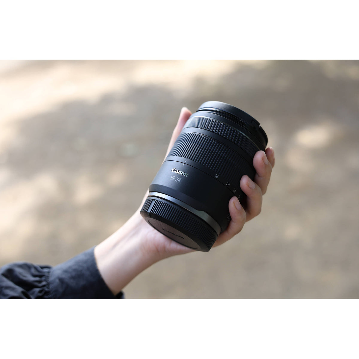 Lente Canon RF 16-28mm f/2.8 IS STM - contenido de la caja