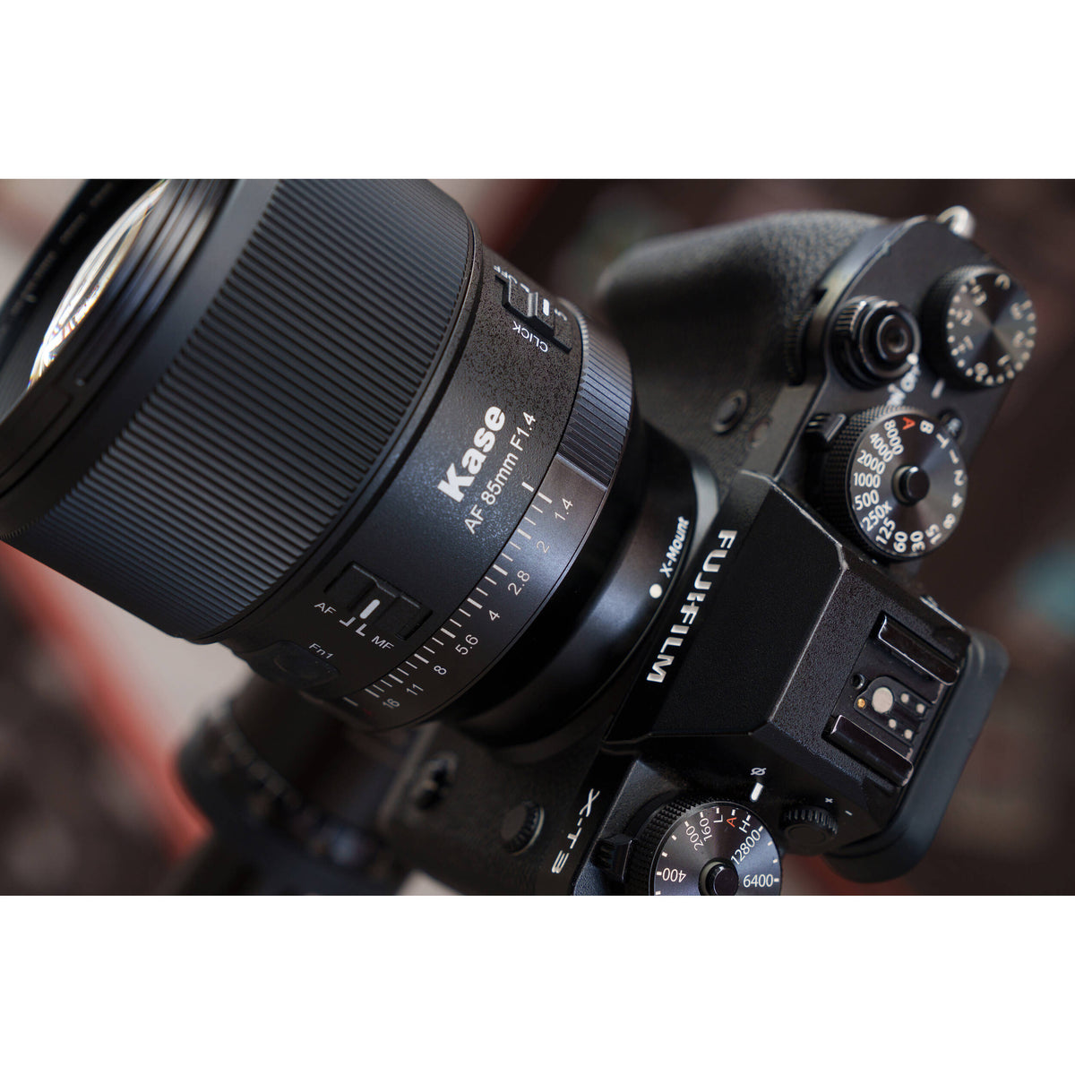 Lente Kase 85mm f/1.4 AF - vista lateral