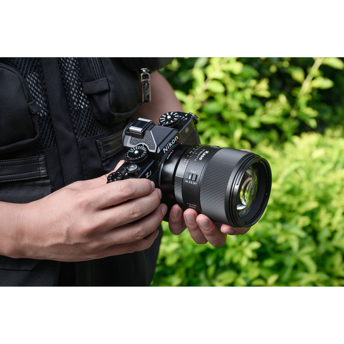 Lente Kase 85mm f/1.4 AF - puertos y conexiones