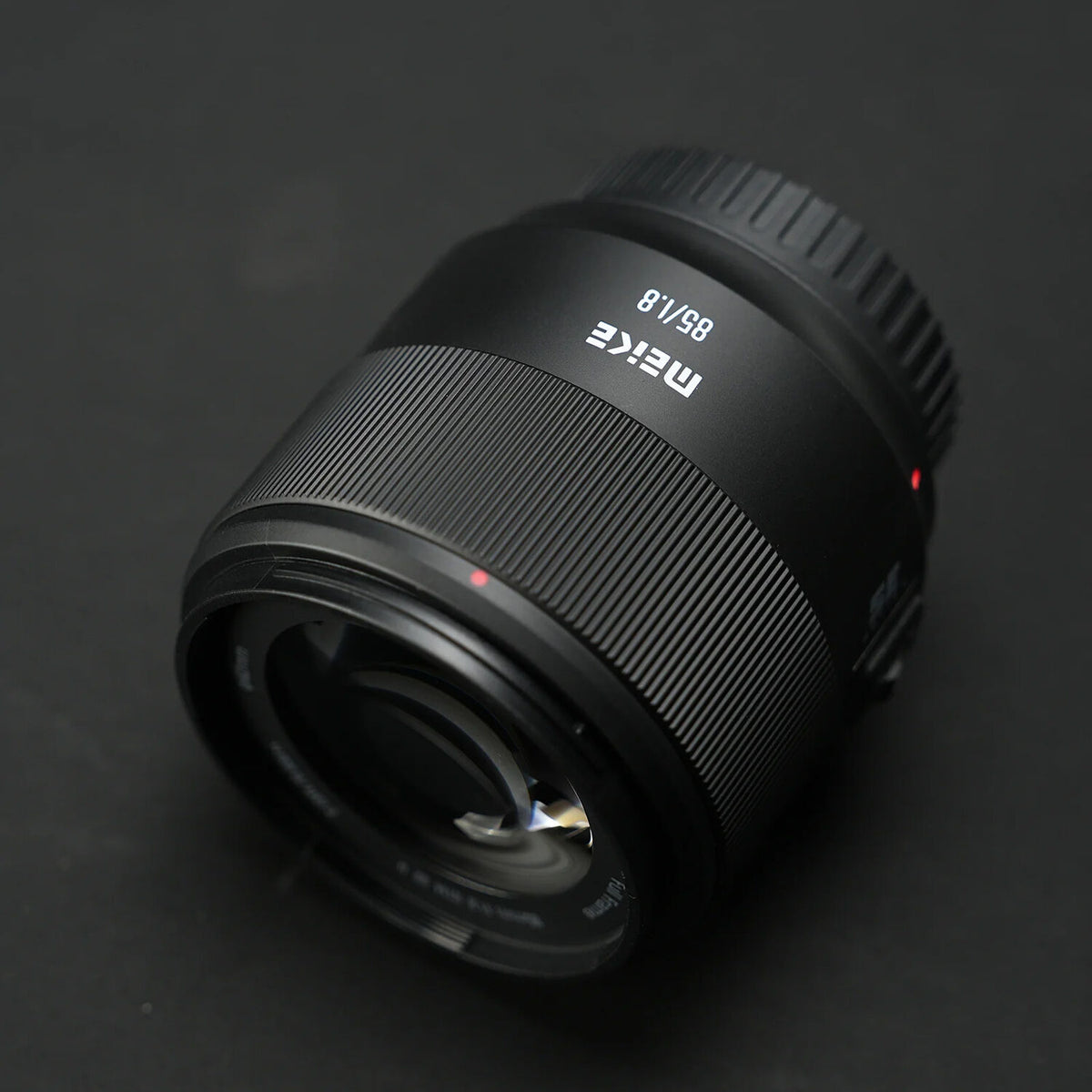 Lente Meike 85mm f/1.8 SE Mark II - puertos y conexiones