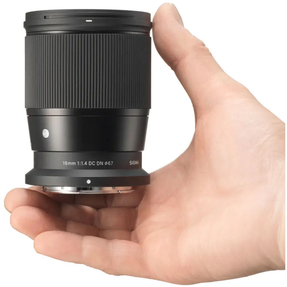 Lente Sigma 16mm f/1.4 DC DN Contemporary - vista lateral