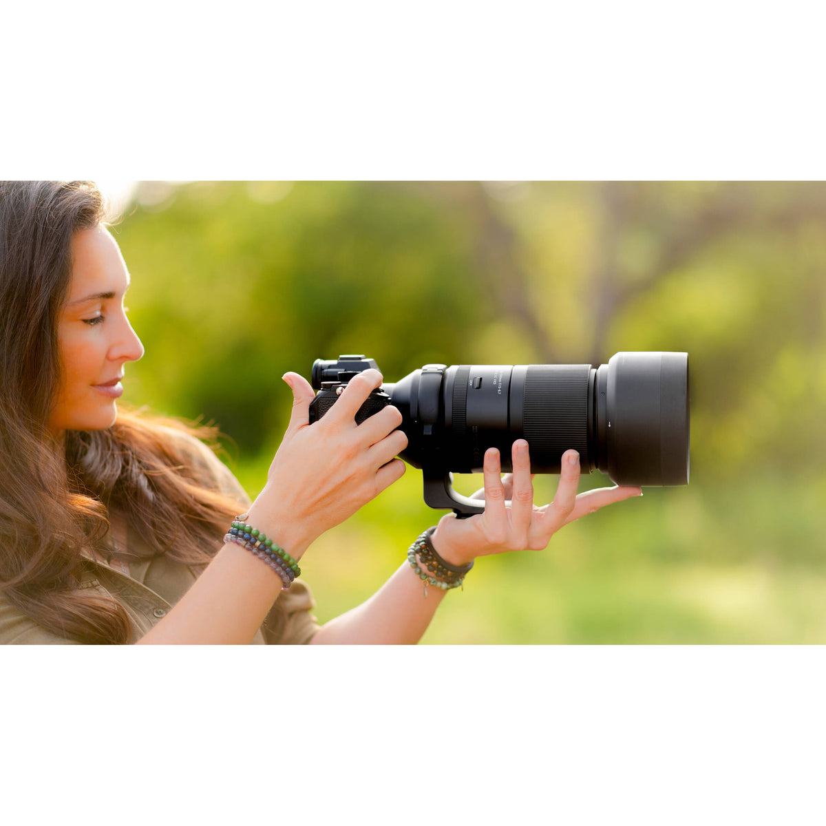 Lente Tamron 150-500mm f/5-6.7 Di III VC VXD - contenido de la caja