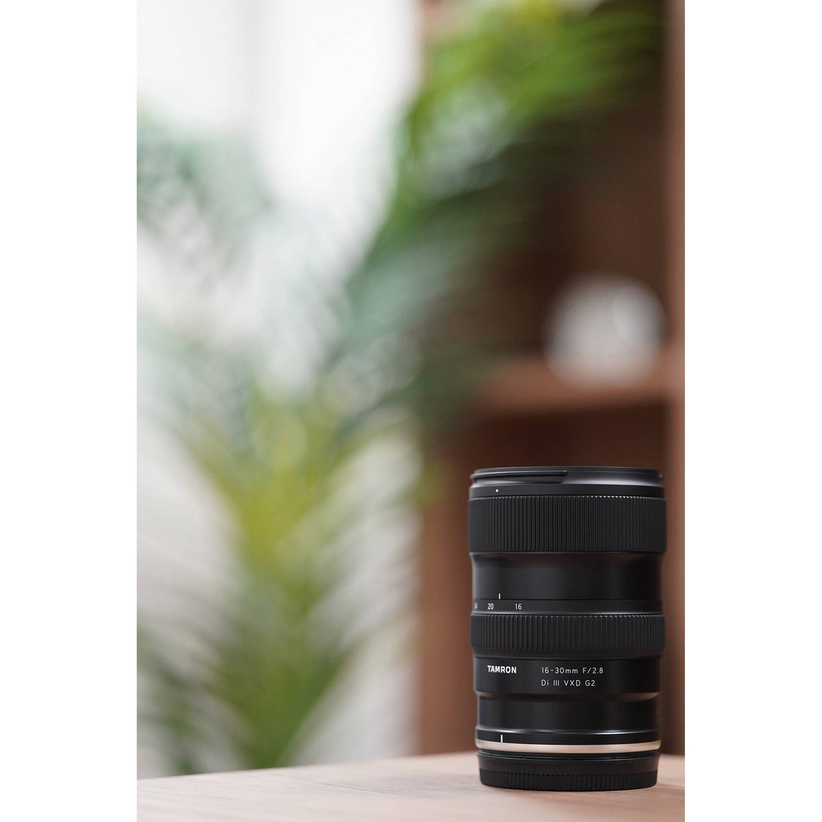 Lente Tamron 16-30mm f/2.8 Di III VXD G2 - contenido de la caja