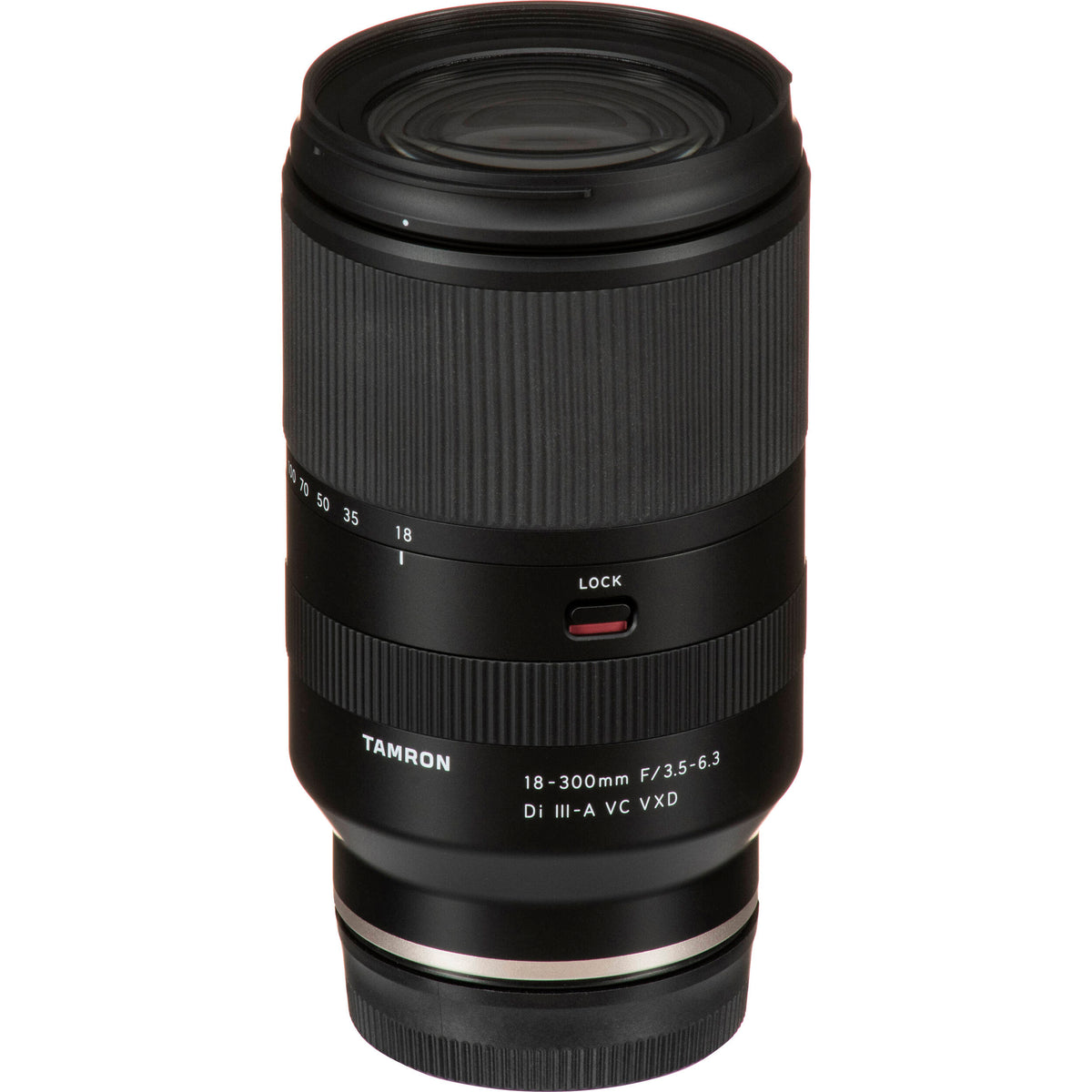 Lente Tamron 18-300mm f/3.5-6.3 Di III-A VC VXD - contenido de la caja
