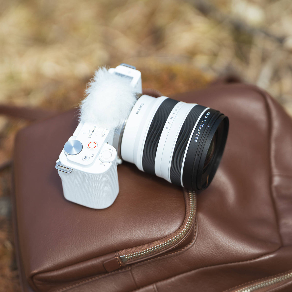 Lente Tokina 11-18mm f/2.8 ATX-M (Blanco) - contenido de la caja