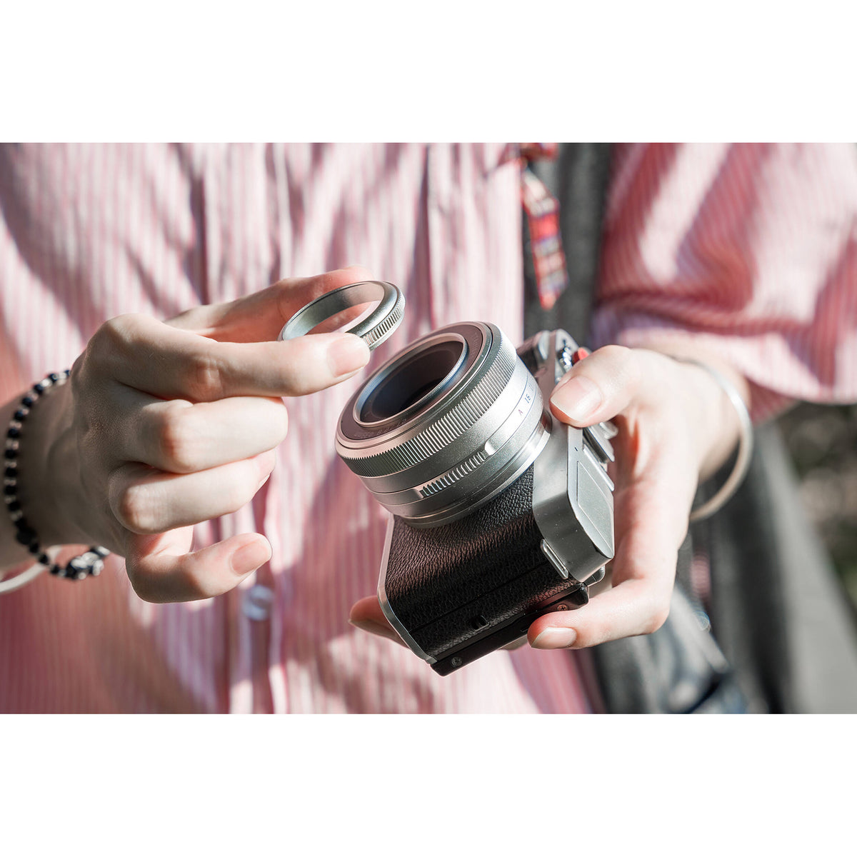 Lente TTArtisan 27mm f/2.8 (Plateado) - vista lateral