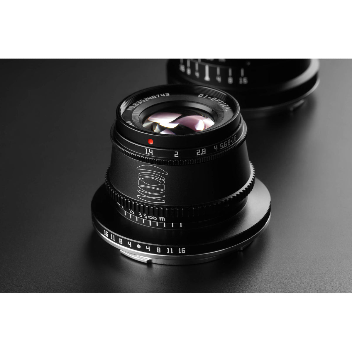 Lente TTArtisan 35mm f/1.4 (Negro) - vista lateral