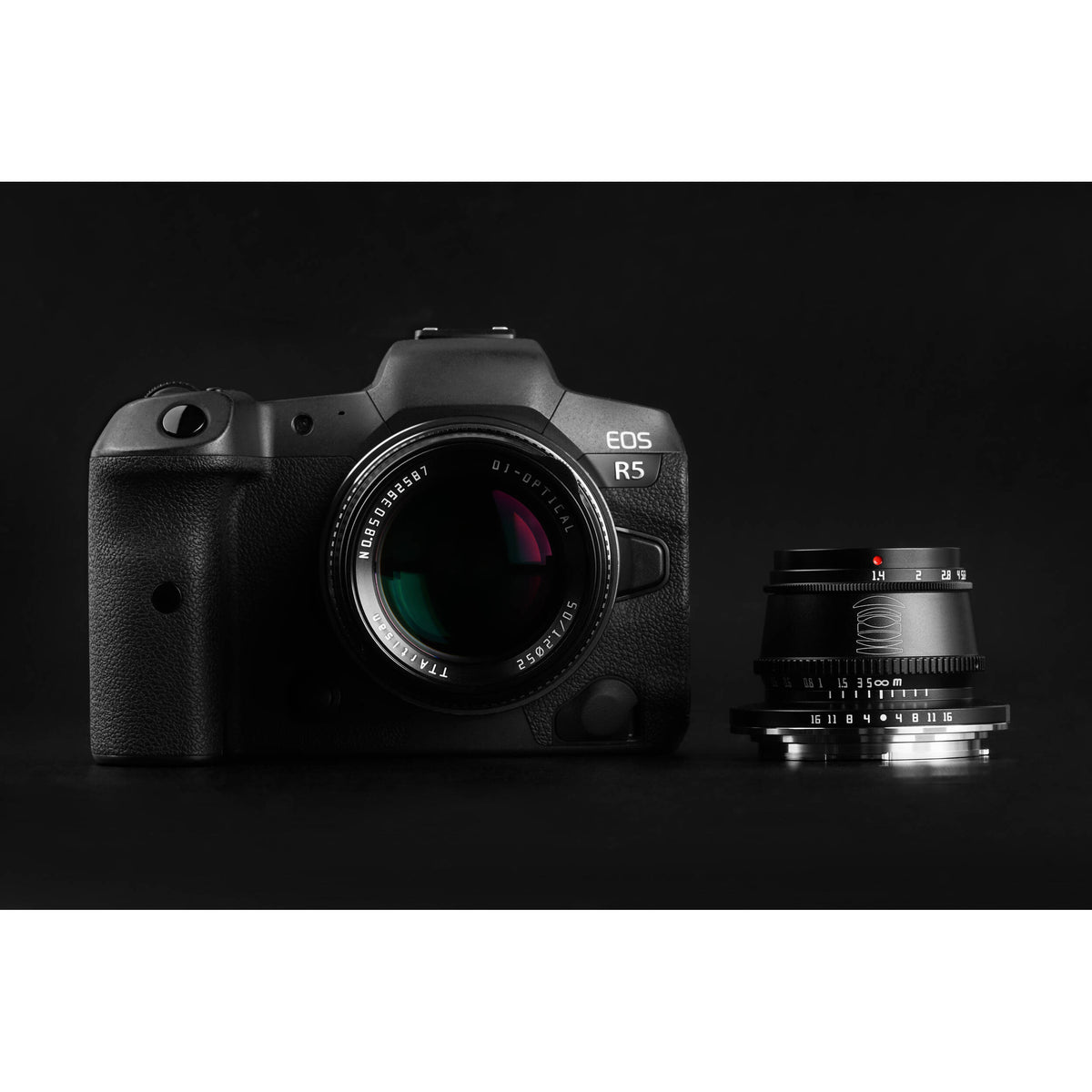 Lente TTArtisan 50mm f/1.2 (Negro) - contenido de la caja