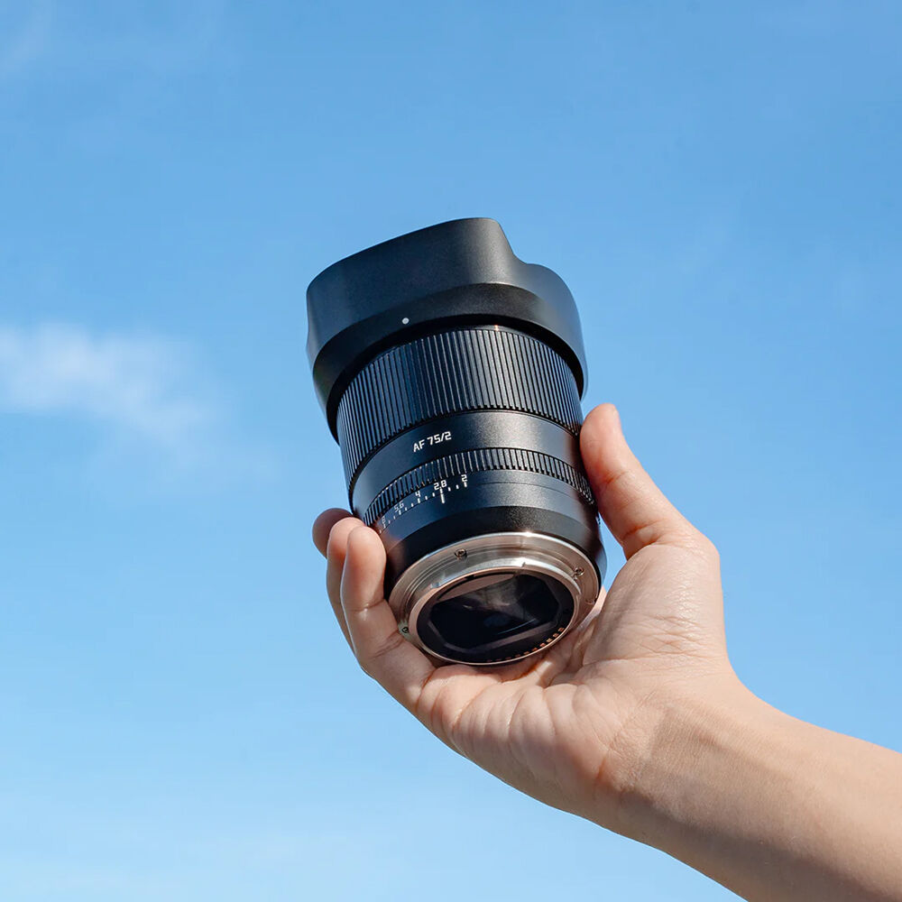 Lente TTArtisan AF 75mm f/2 (Negro) - contenido de la caja