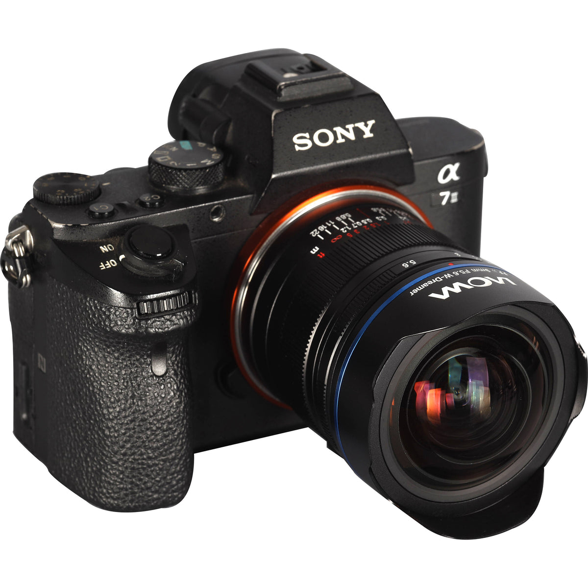 Lente Venus Optics Laowa 9mm f/5.6 FF RL - contenido de la caja