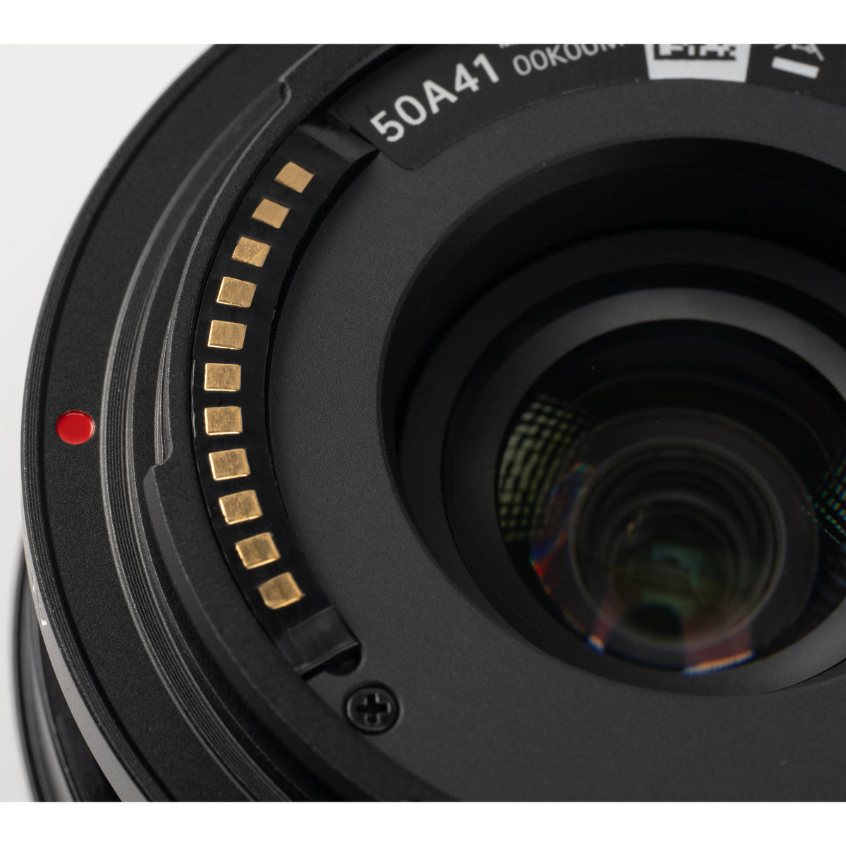 Lente Viltrox AF 28mm f/4.5 Z - puertos y conexiones