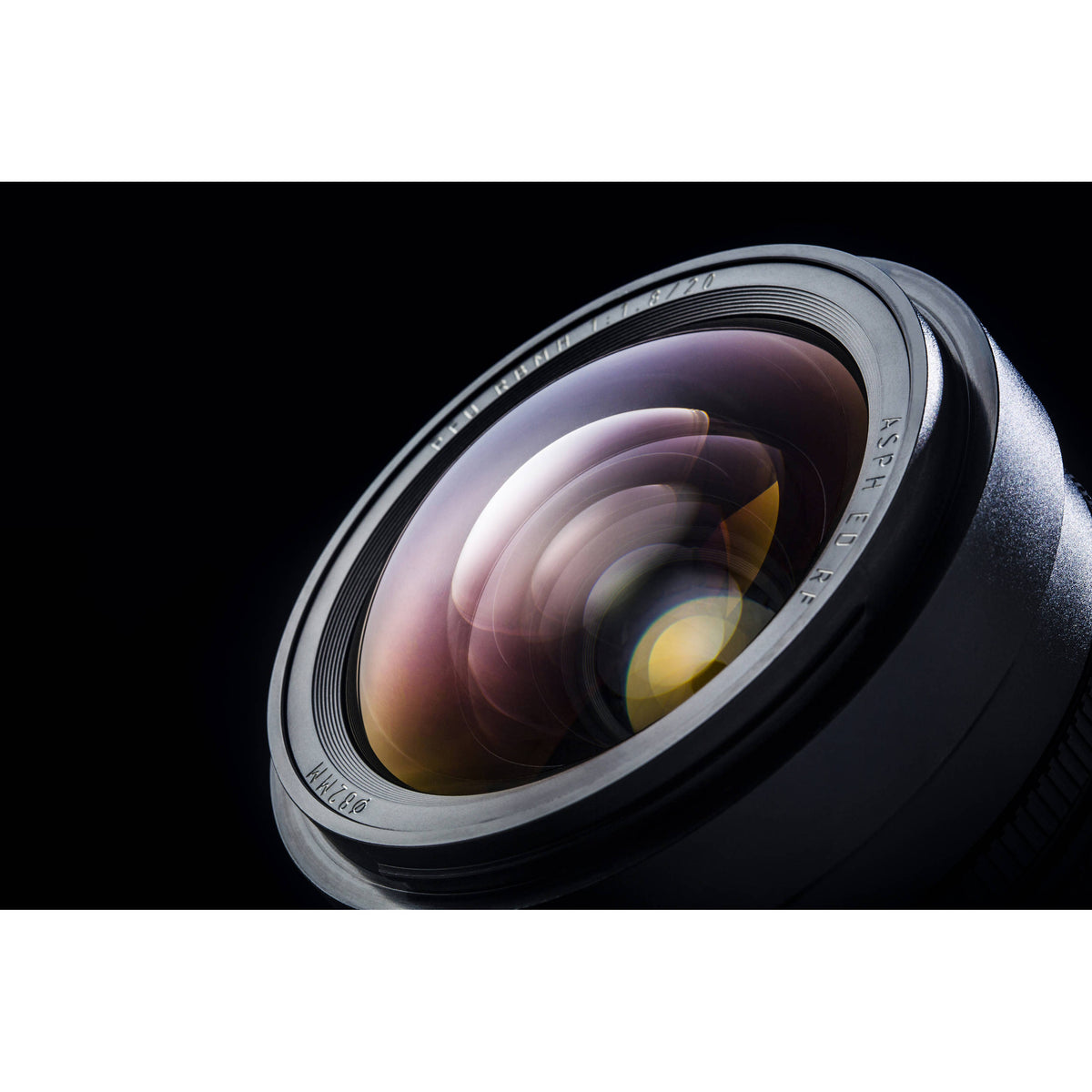 Lente Viltrox PFU RBMH 20mm f/1.8 ASPH - contenido de la caja