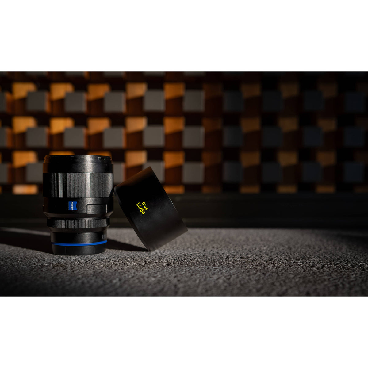 Lente Zeiss Otus ML 50mm f/1.4 - contenido de la caja