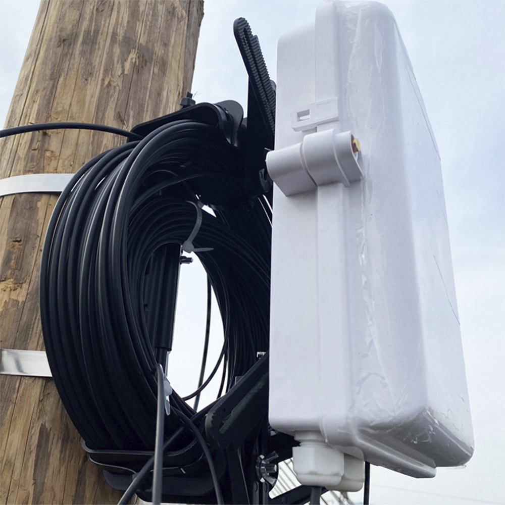 Bracket para Montaje de Caja de Empalme LinkedPro LP-CSSB