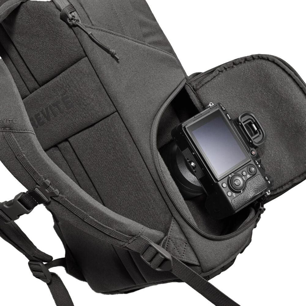Mochila Brevite The Jumper 2026 Edición (Poppy Seed, 18L) - vista frontal