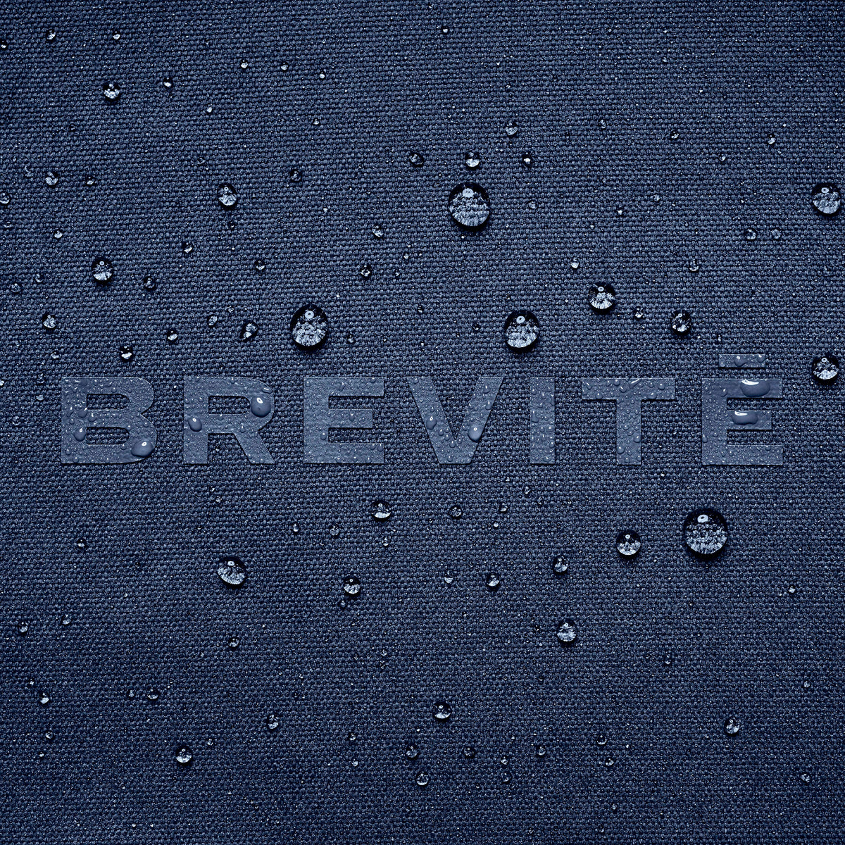 Mochila Brevite The Jumper (Navy Azul, 18L) - en uso