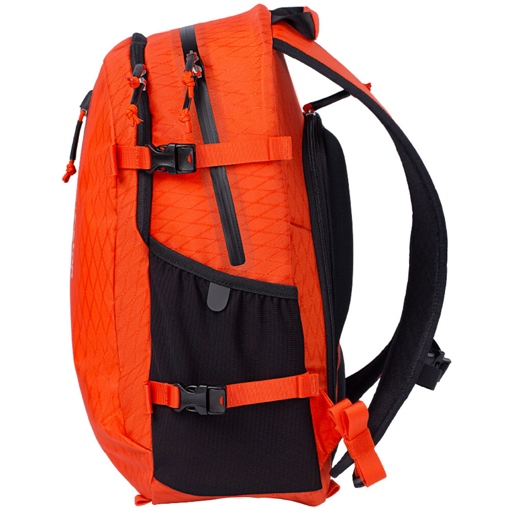 Mochila f-stop Guru AIR - puertos y conexiones