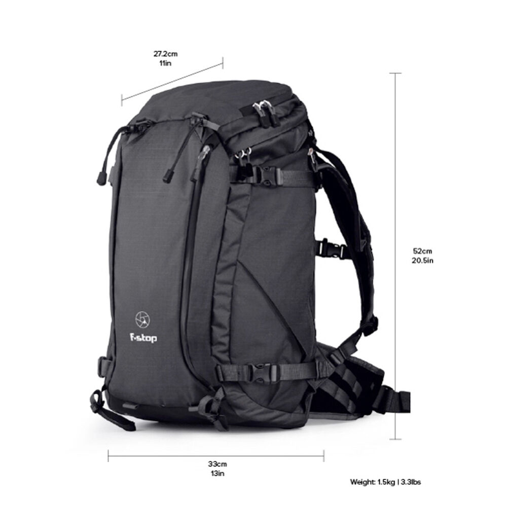Mochila f-stop Mountain Series Lotus (Anthracite/Matte Negro, 32L) - en uso
