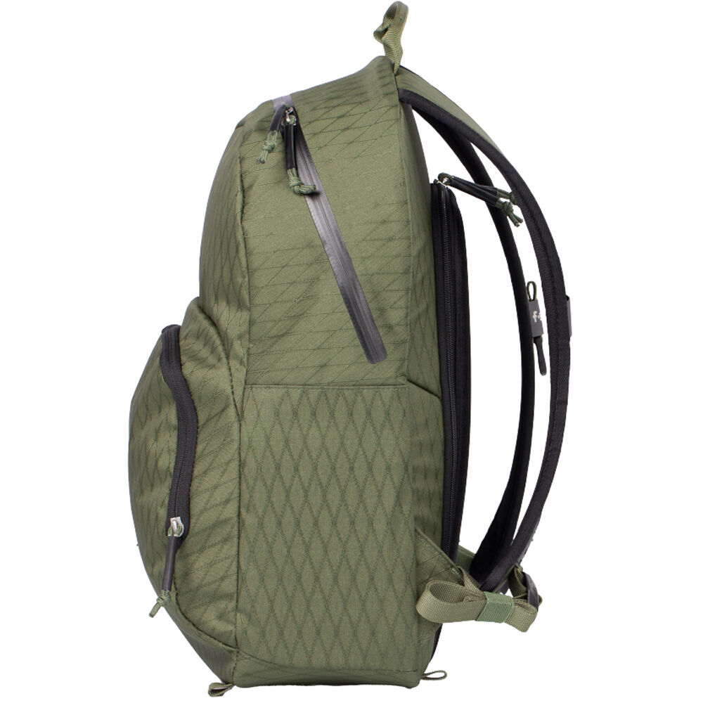 Mochila f-stop Rju Air 18L con Chico Shallow ICU (Verde Cypress) - puertos y conexiones