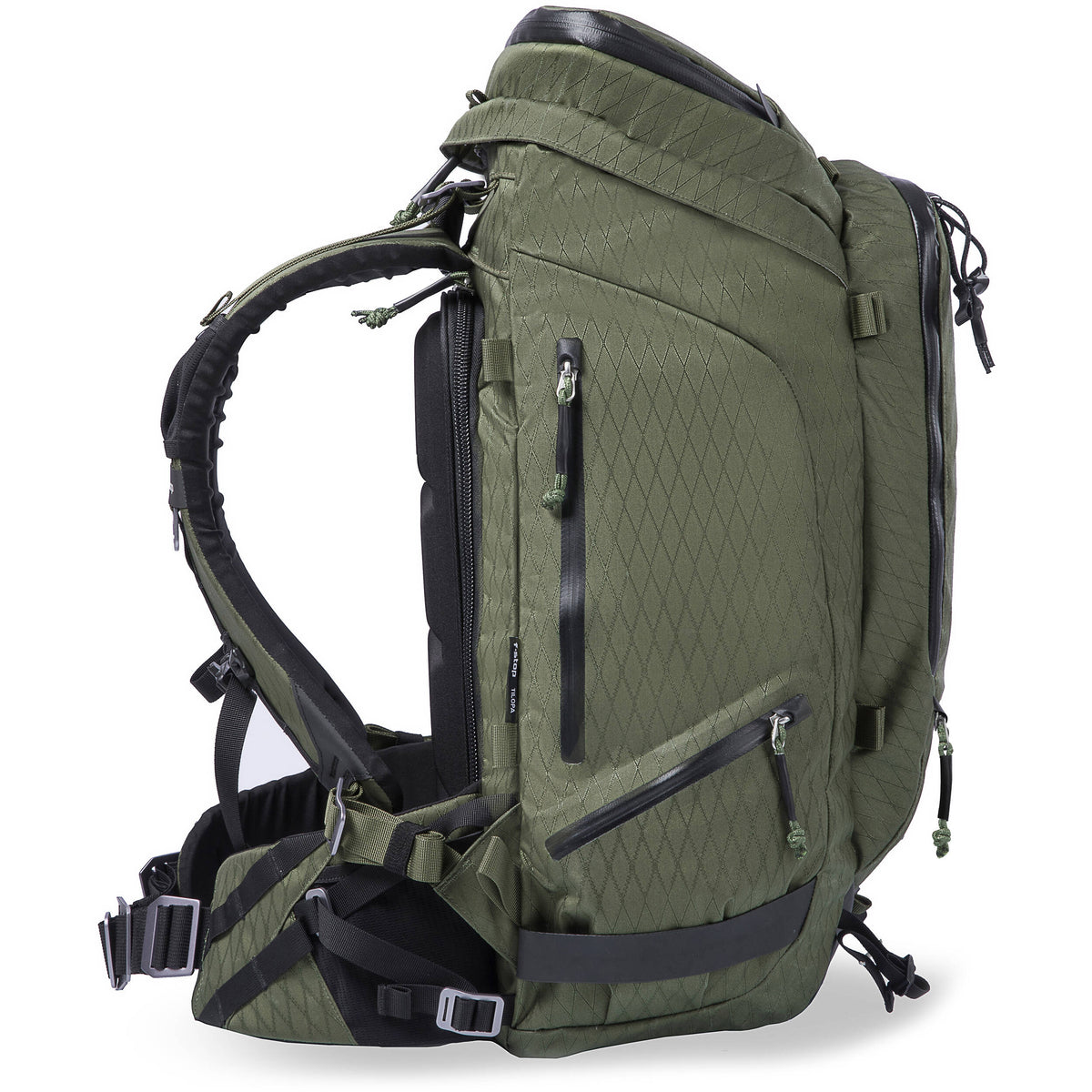 Mochila f-stop TILOPA 50L DuraDiamond Travel & Adventure (Verde Cypress) - en uso