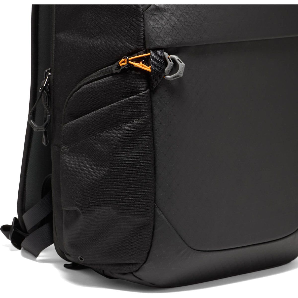 Mochila Lowepro FastPack BP 250 AW IV (22L, Negro) - en uso