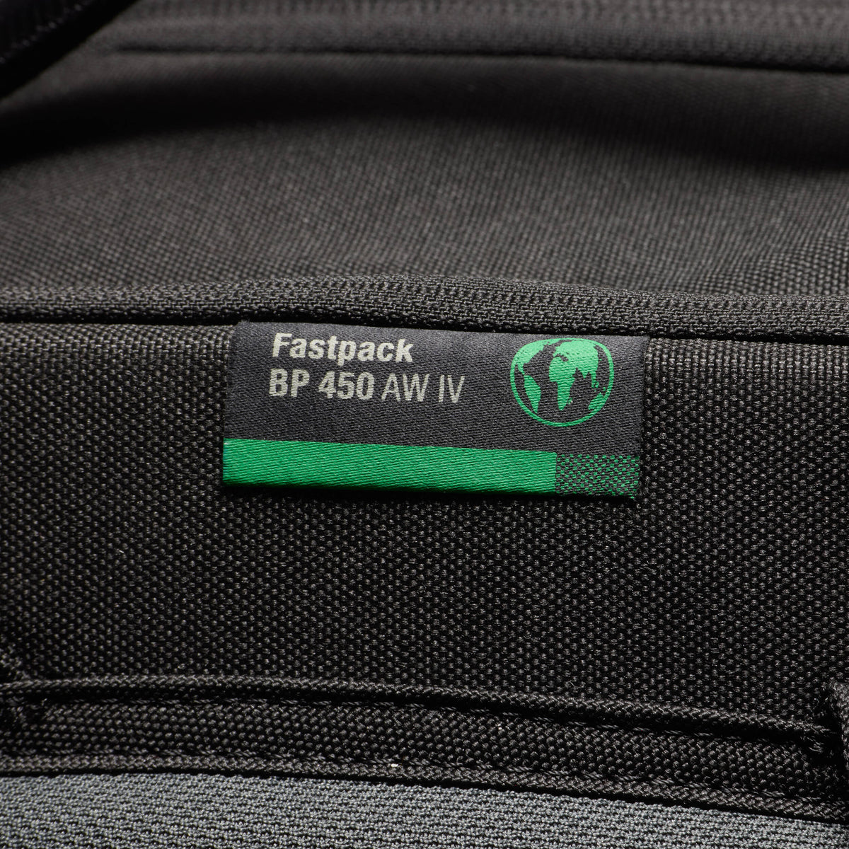 Mochila Lowepro FastPack BP 450 AW IV (28L, Negro) - puertos y conexiones