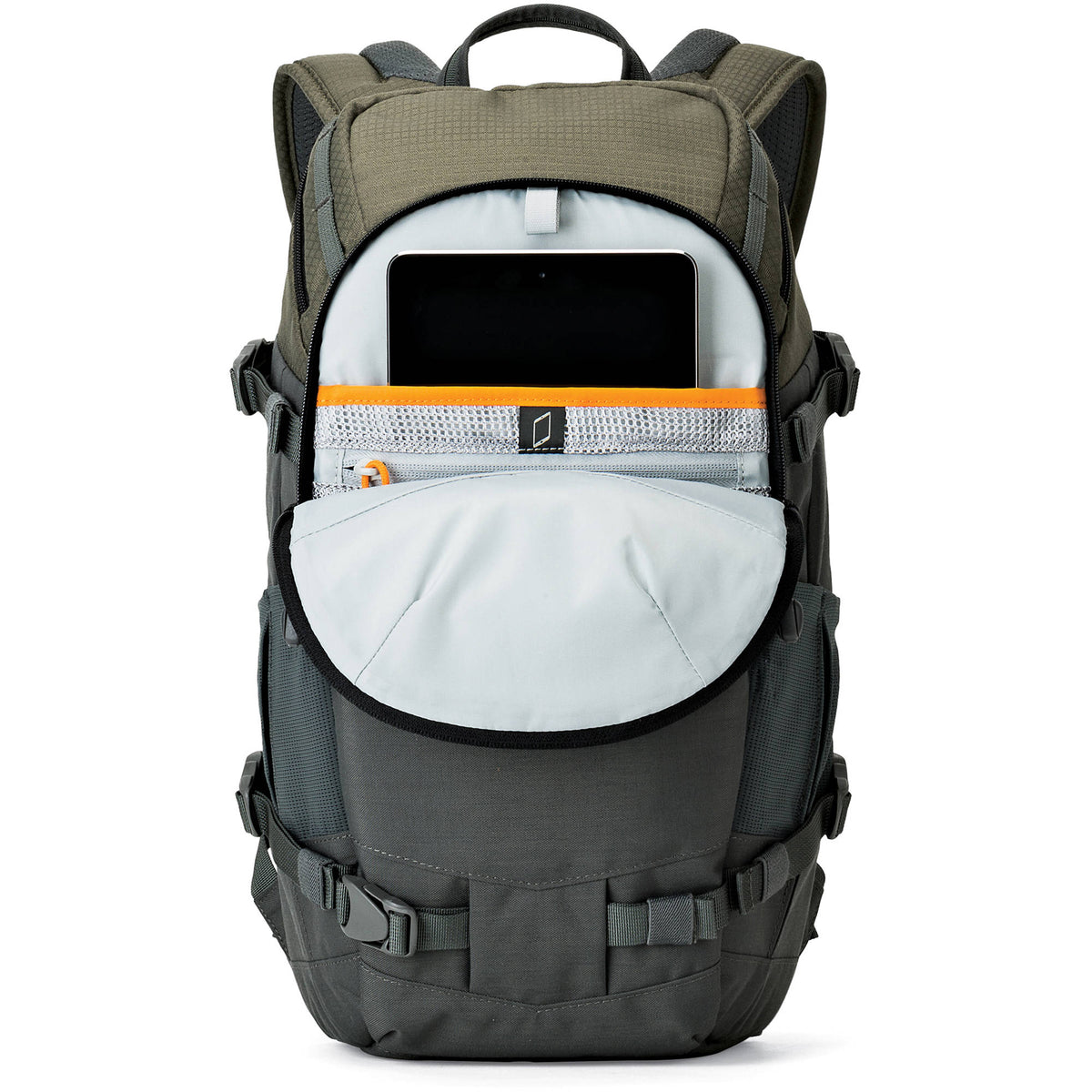 Mochila Lowepro Flipside Trek BP 250 AW (Gris/Dark Verde) - en uso