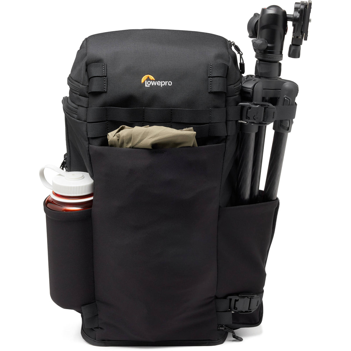 Mochila Lowepro ProTactic Lite BP 150 AW III (Negro, 25L) - en uso