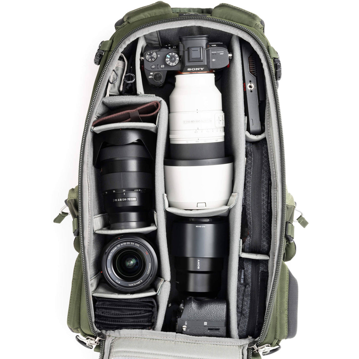 Mochila MindShift Gear Backlight (Montane Verde, 26L) - puertos y conexiones