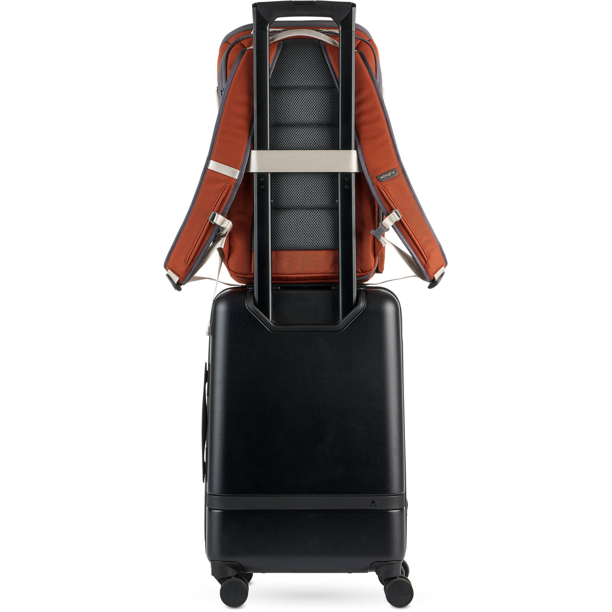 Mochila Nomatic LUMA Pack (Rust, 18L) - en uso