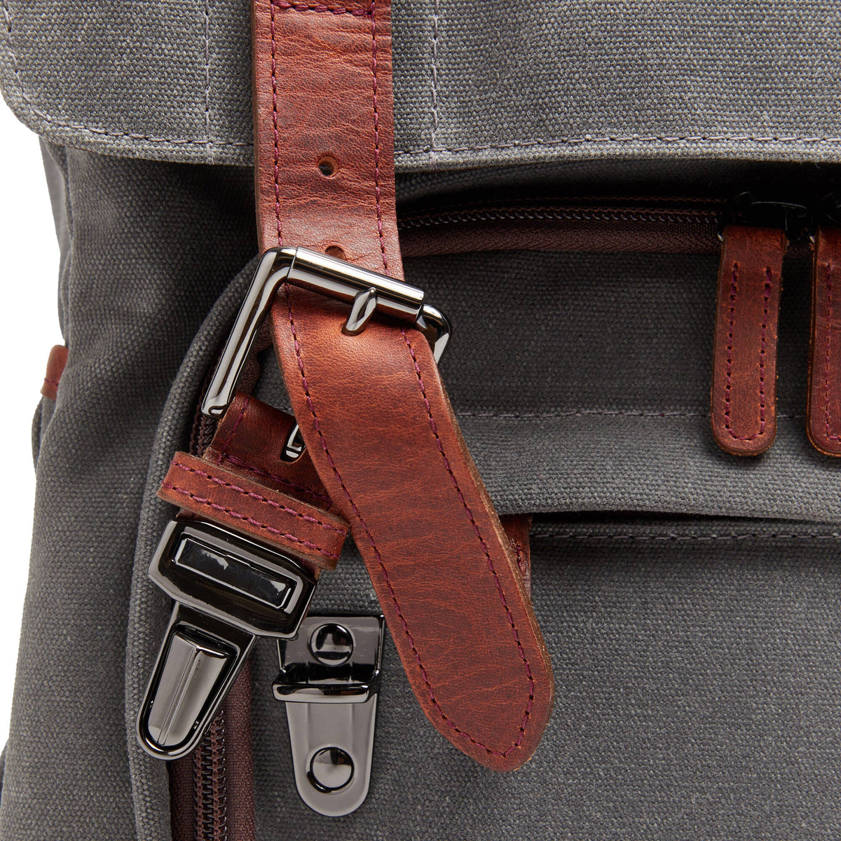 Mochila ONA Camps Bay (Smoke) - en uso