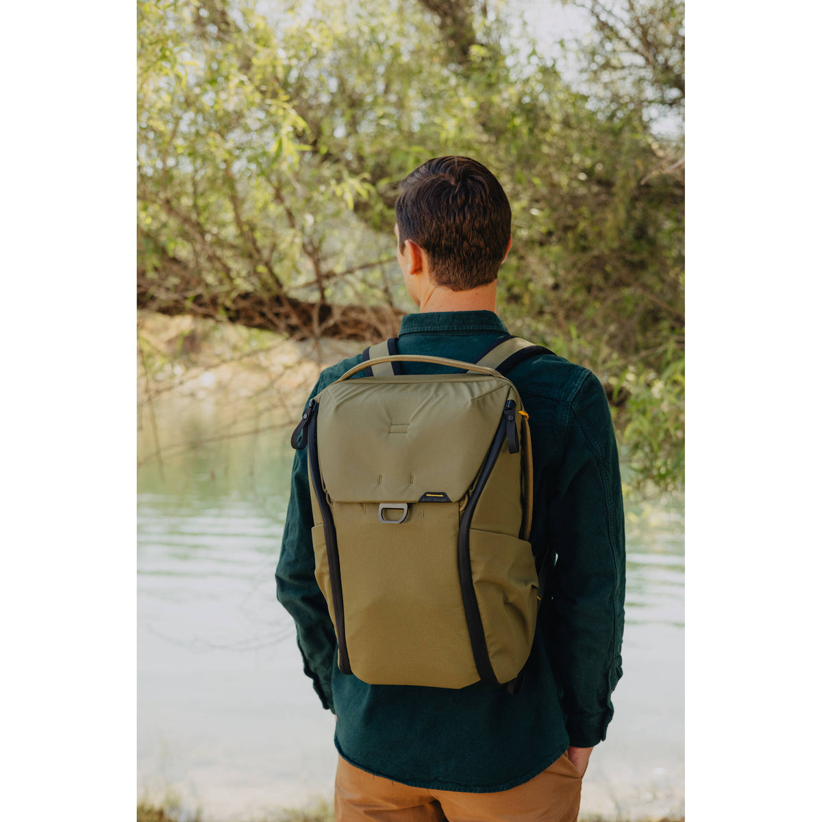 Mochila Peak Design Everyday (Kelp, 20L) - contenido de la caja