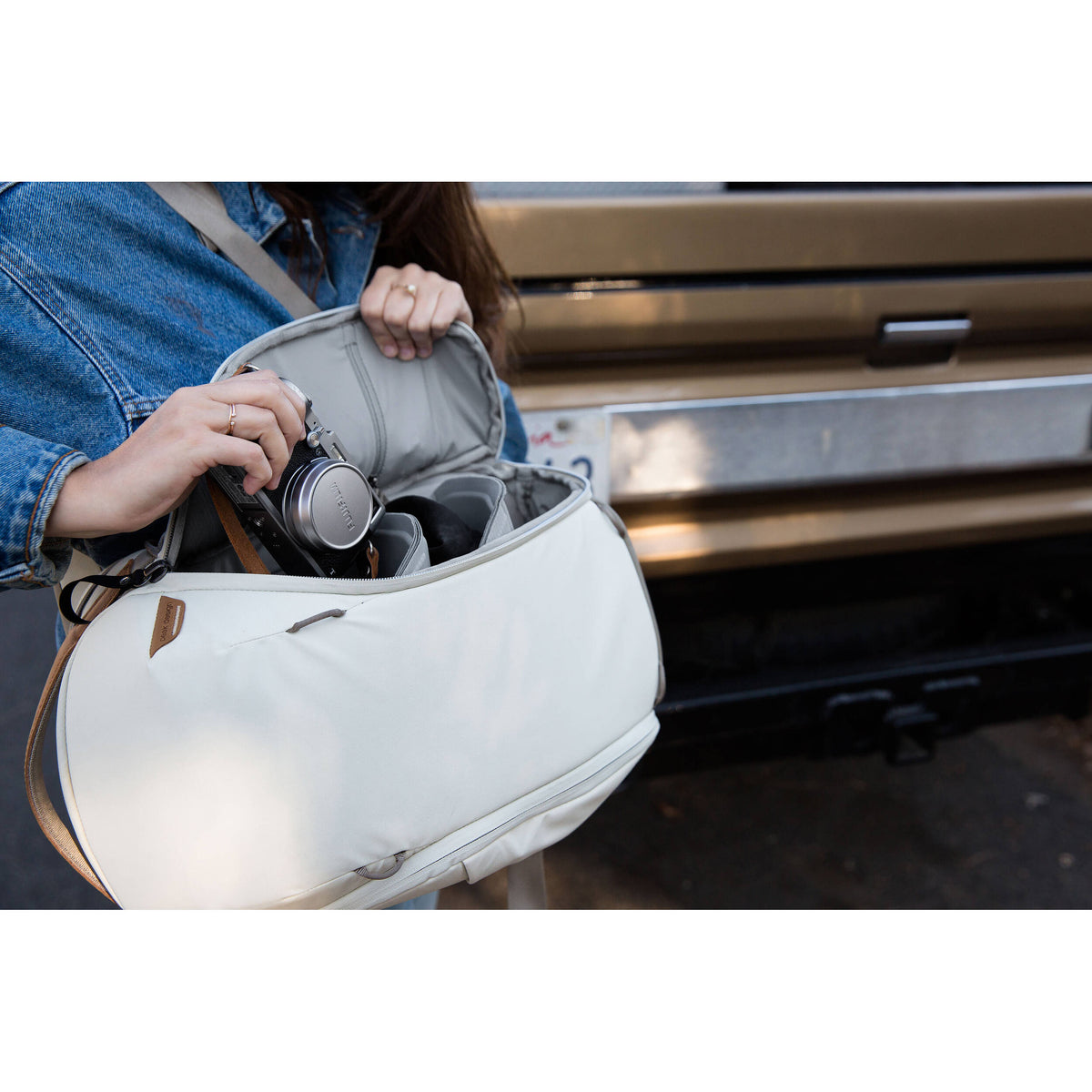 Mochila Peak Design Everyday Zip (Bone Beige, 15L) - contenido de la caja