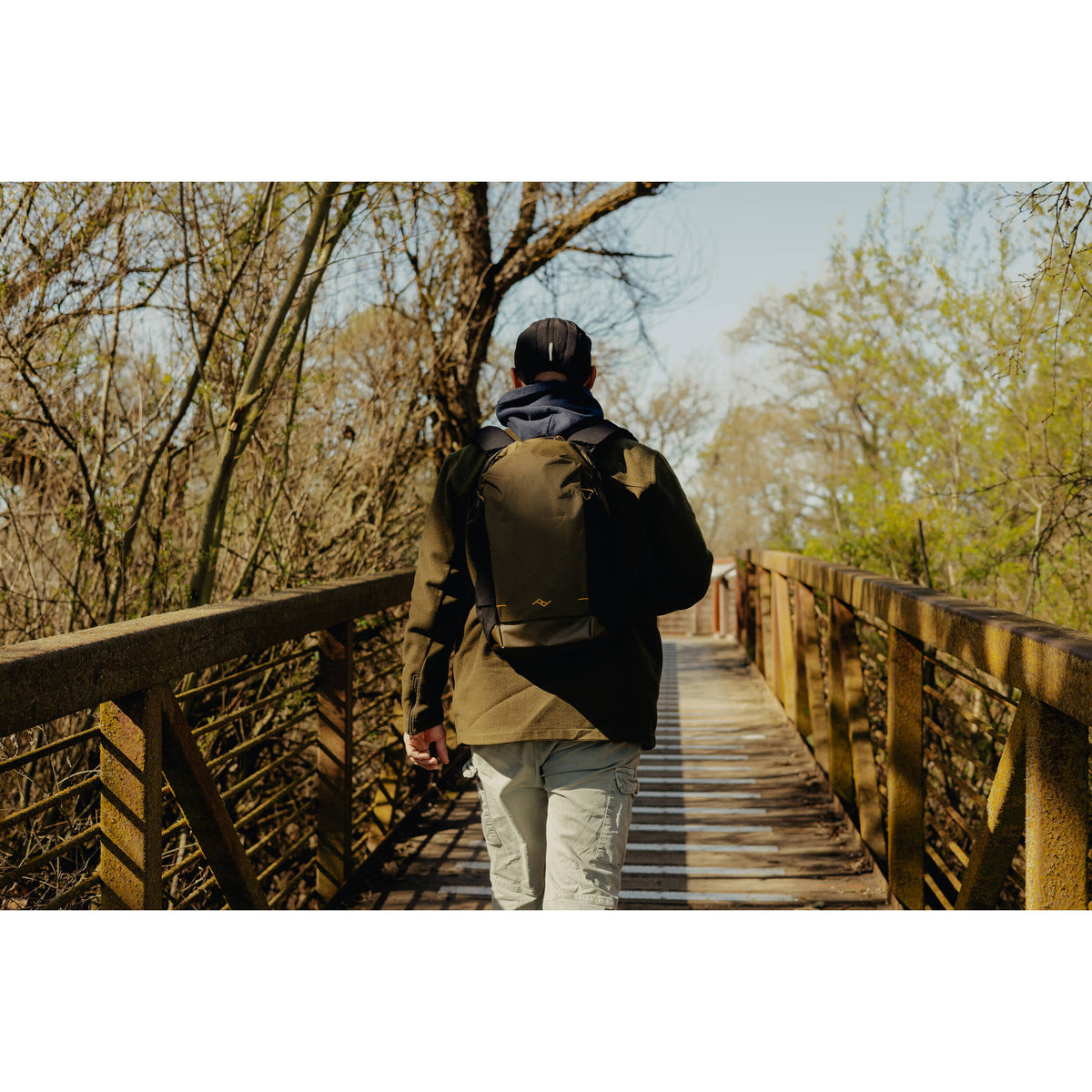 Mochila Peak Design Outdoor (Kelp, 18L) - contenido de la caja