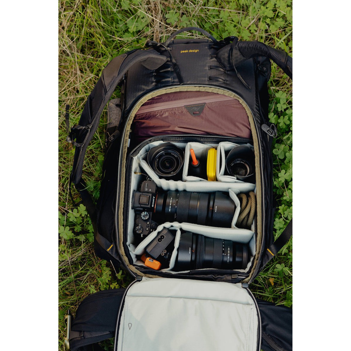 Mochila Peak Design Outdoor (Kelp, 45L) - detalle