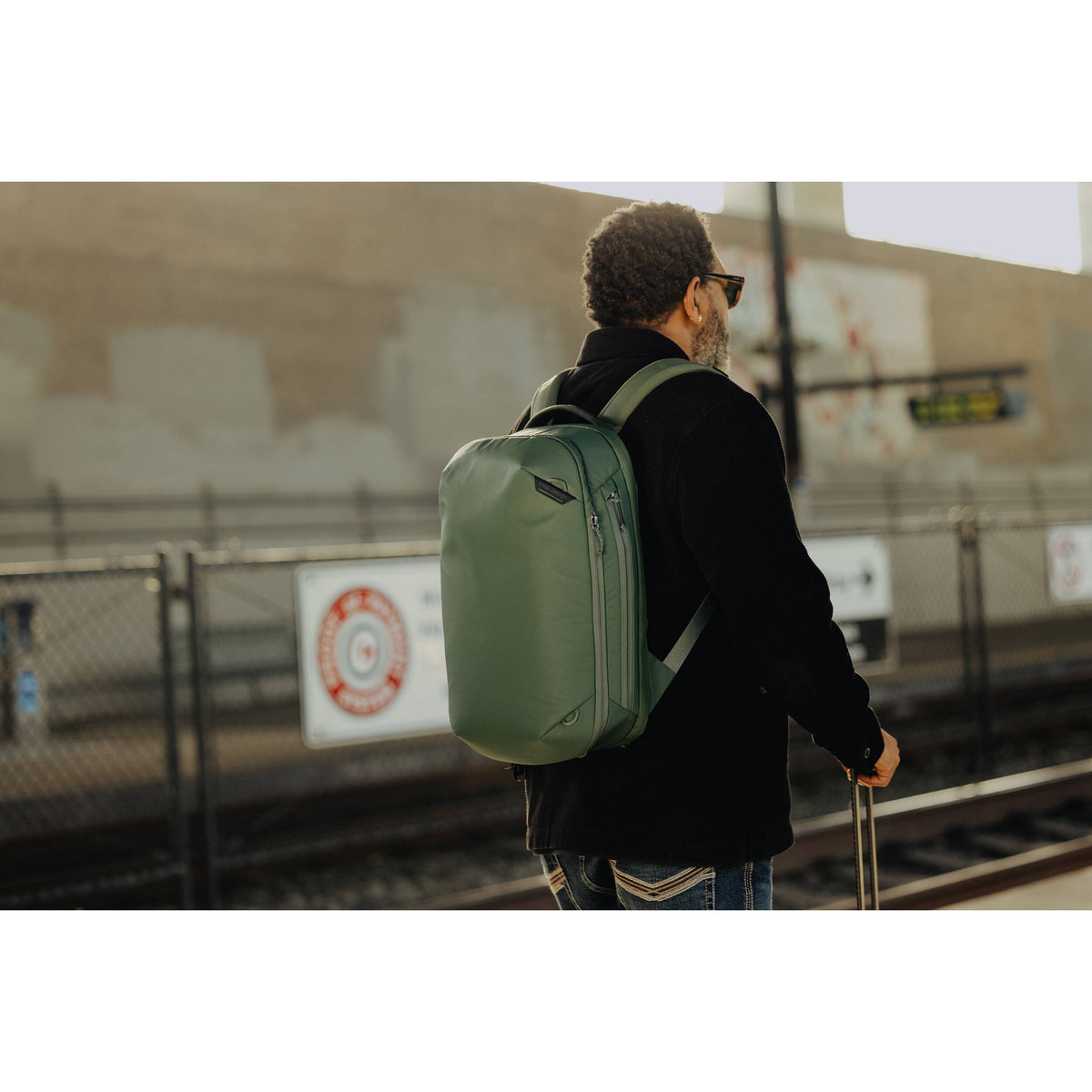 Mochila Peak Design Travel (Sage, 20L) - detalle