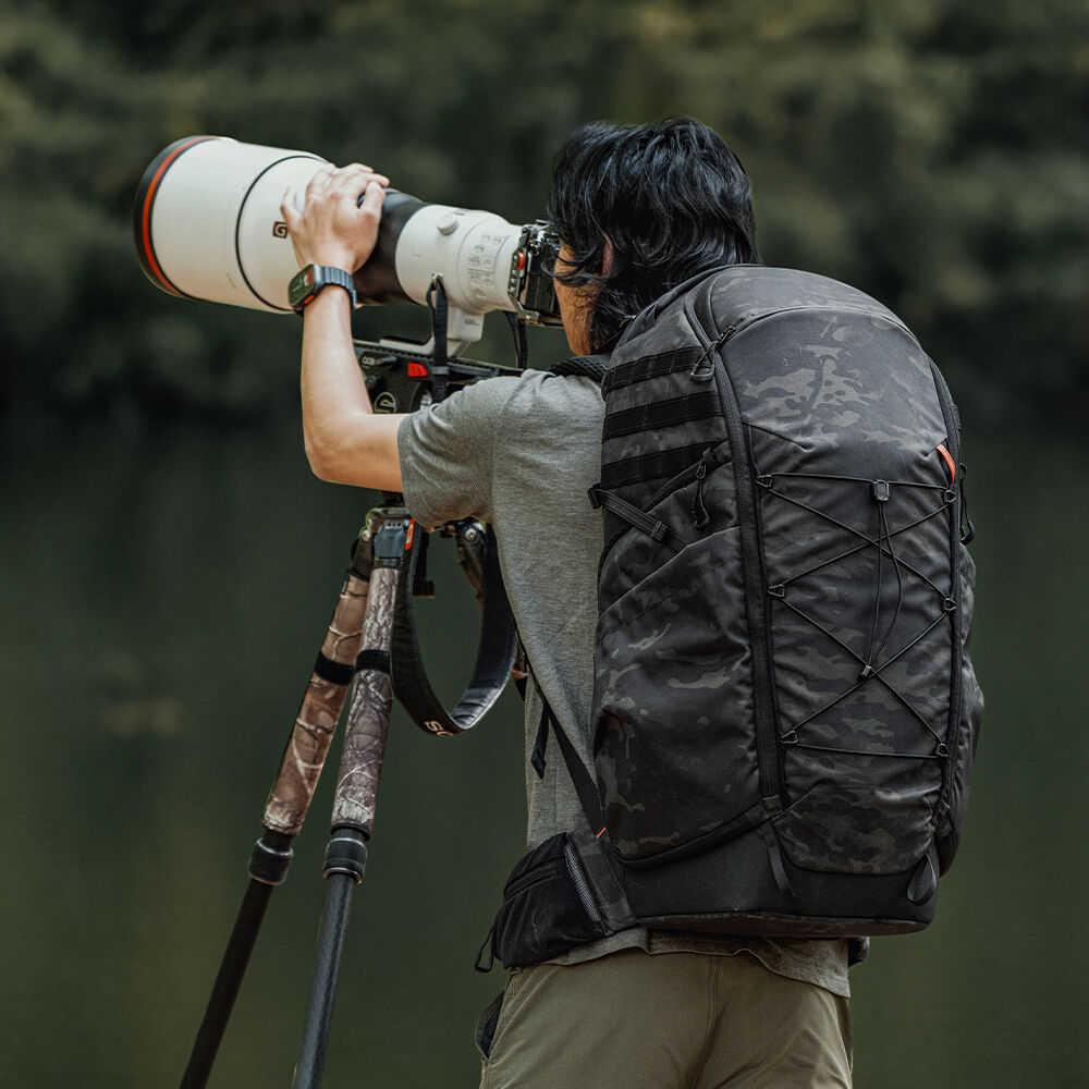 Mochila PGYTECH OnePro ST (Night Camo) - vista lateral