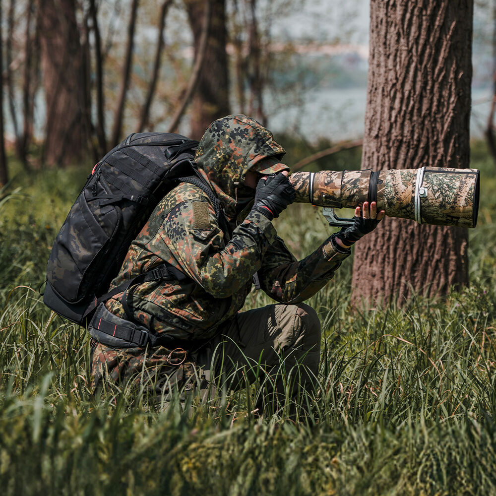 Mochila PGYTECH OnePro ST (Night Camo) - puertos y conexiones
