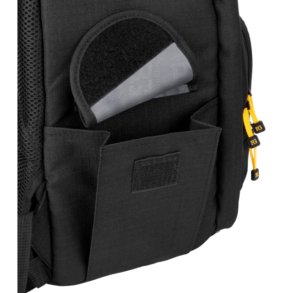 Mochila Ruggard Outrigger 65 (Negro) - en uso