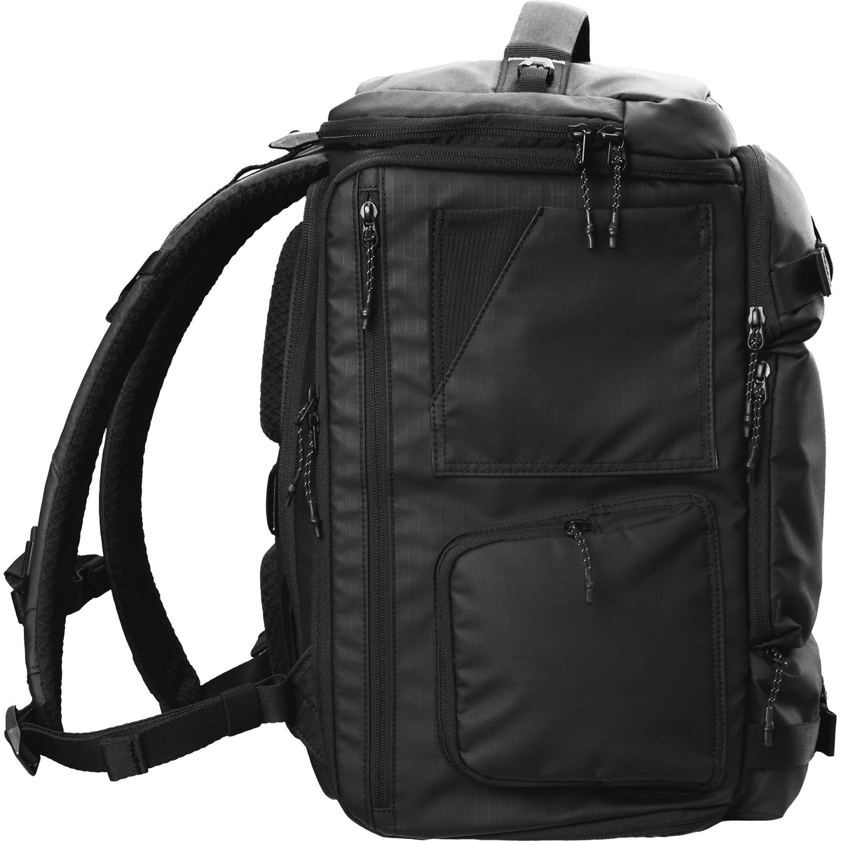 Mochila Sakk Gear Pack Cube para 16" Laptop - puertos y conexiones