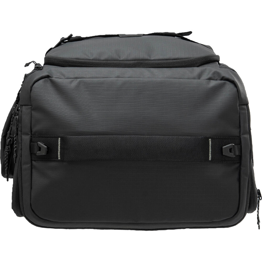 Mochila Sakk Gear Sakk Pack V2 - puertos y conexiones