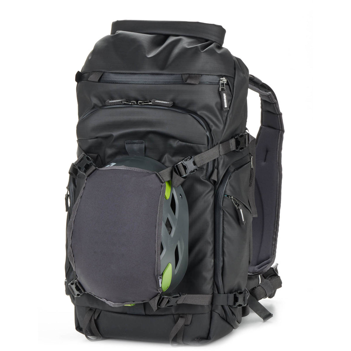 Mochila Shimoda Designs Action X25 V2 Starter Kit (Negro, 25L) - en uso