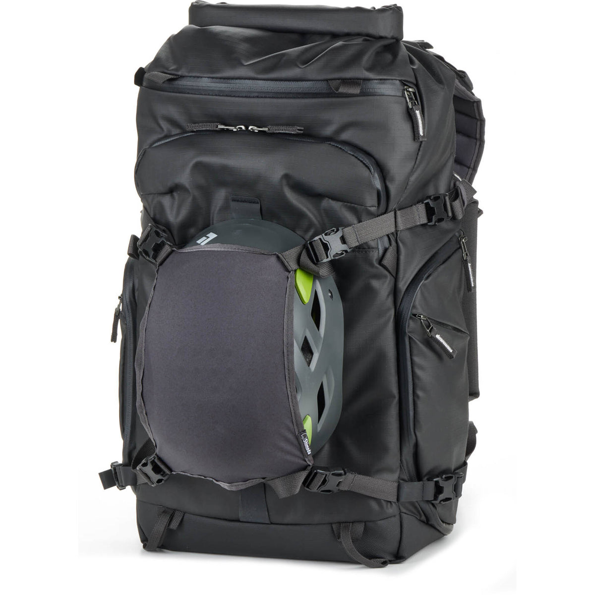 Mochila Shimoda Designs Action X30 V2 Starter Kit (Army Verde, 30L) - en uso