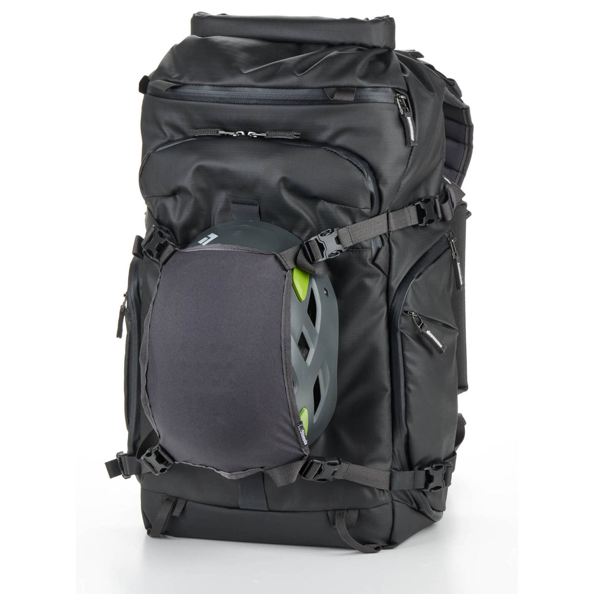 Mochila Shimoda Designs Action X30 V2 Starter Kit (Negro, 30L) - en uso