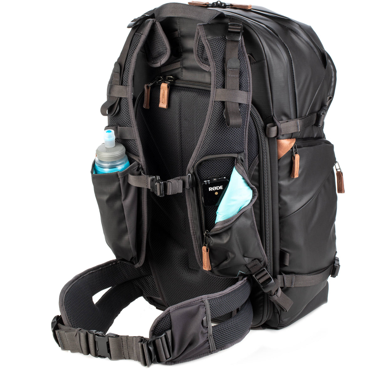 Mochila Shimoda Designs Explore v2 35 Photo Starter Kit (Negro) - vista trasera