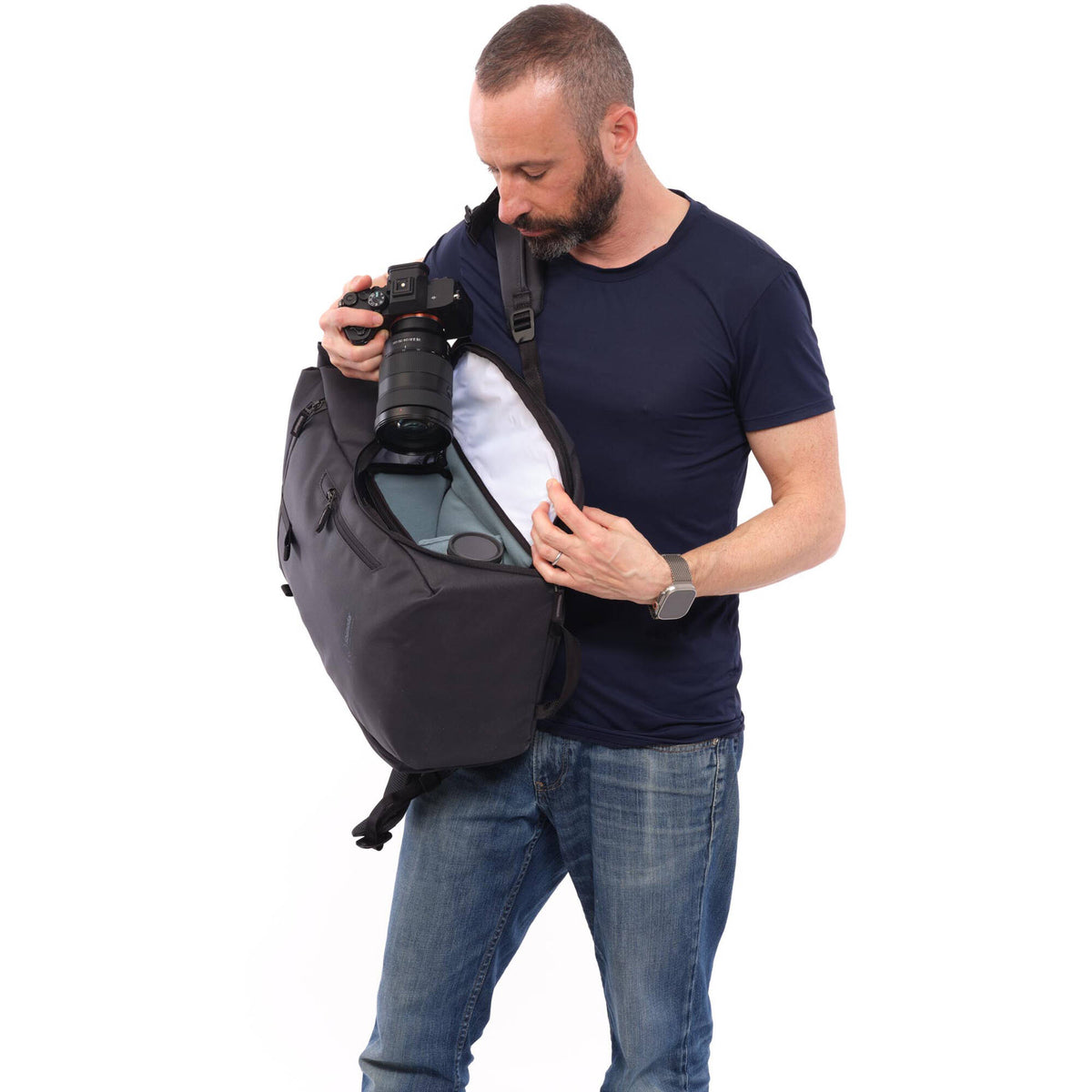 Mochila Shimoda Designs Side Street 22 Starter Kit (Anthracite) - puertos y conexiones