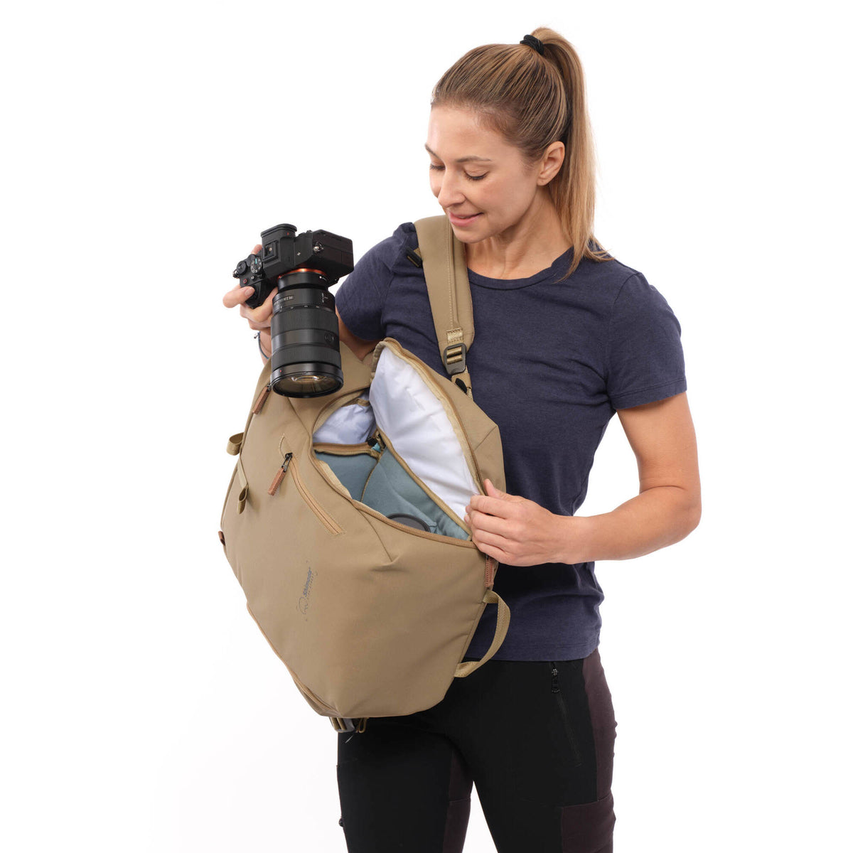Mochila Shimoda Designs Side Street 22 Starter Kit (Boa) - puertos y conexiones