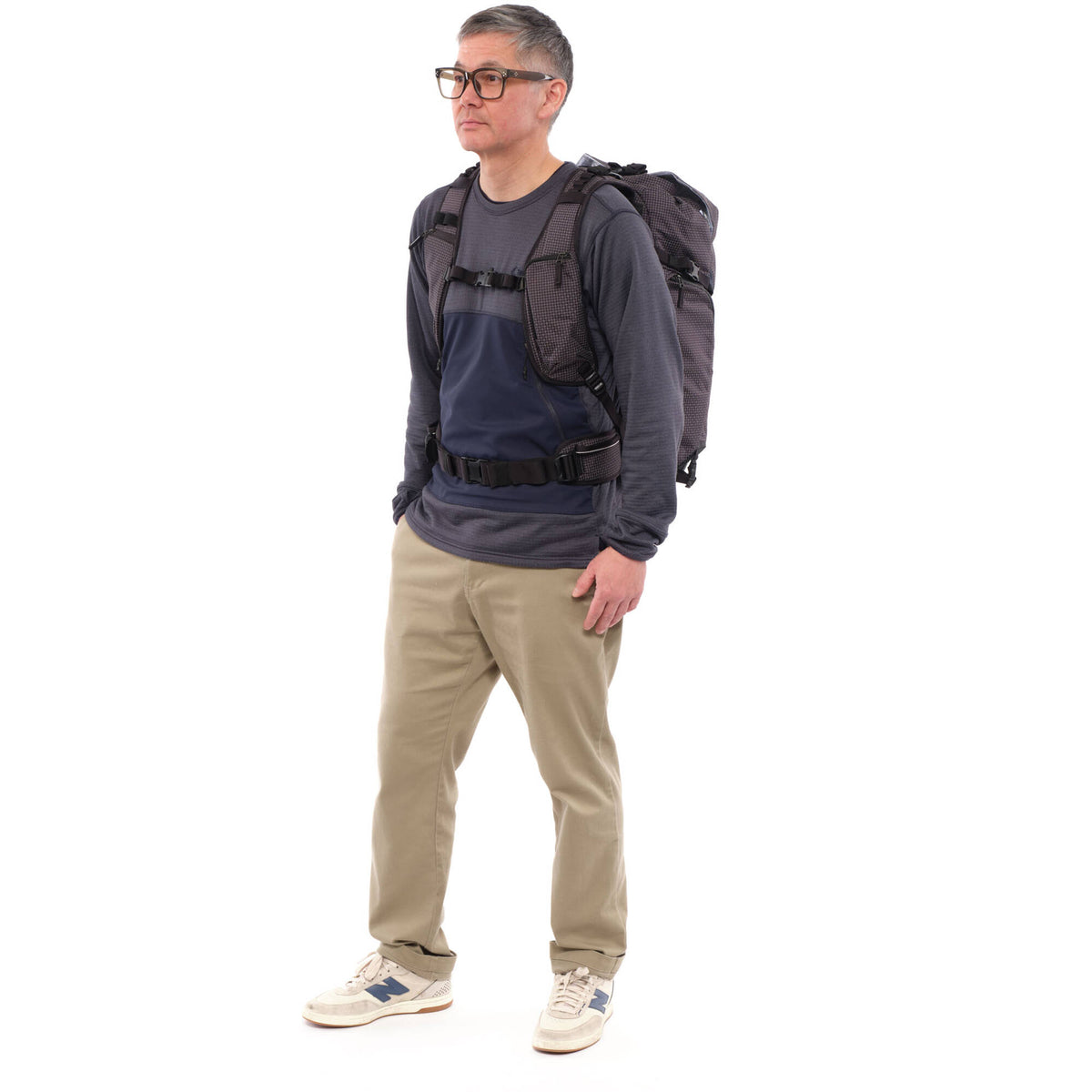 Mochila Shimoda Designs Sidecountry 32 (Negro/Blanco) - contenido de la caja